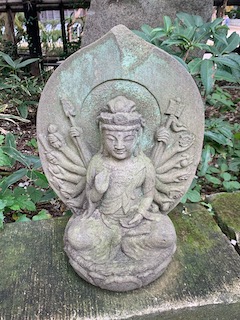 Kannon of a thousand hands